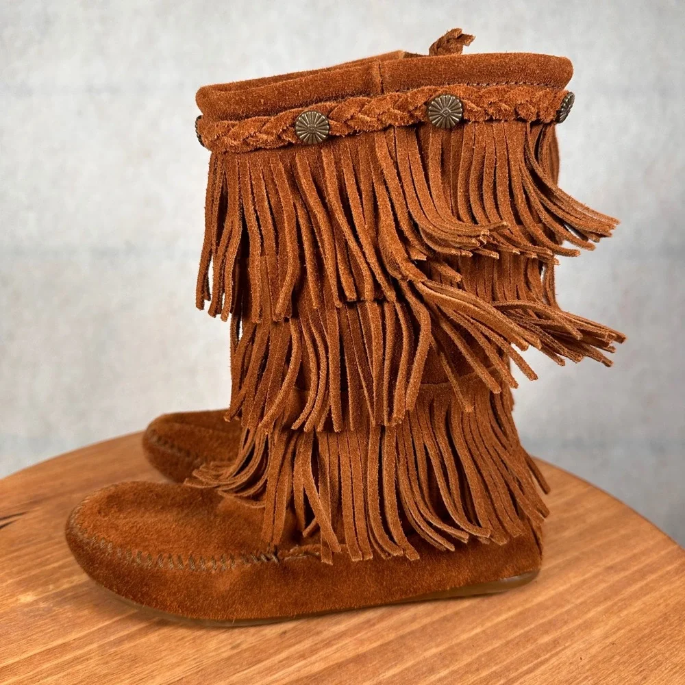 Minnetonka Fringe Boots Kids Size 3 Tan Suede 3-Layer Moccasin Good Condition 26